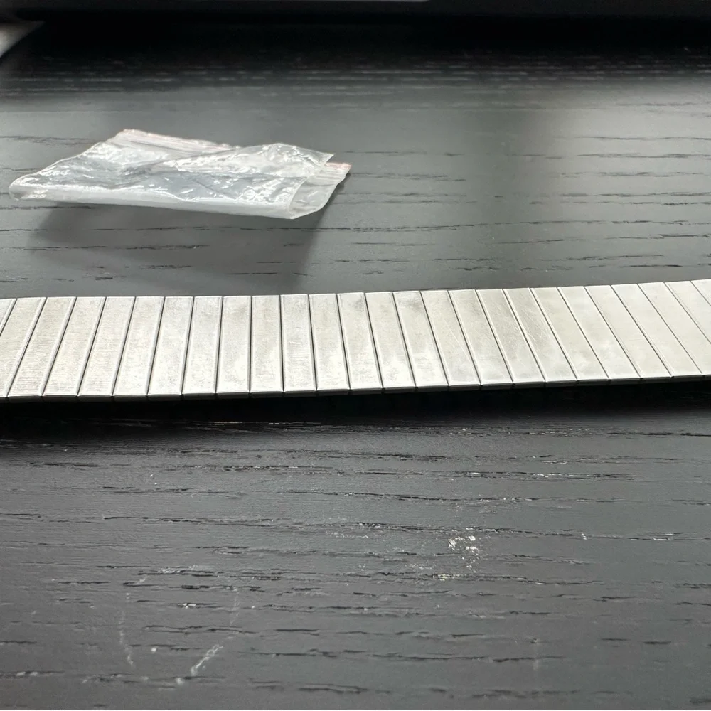 Speidel Silver Watch Band in Original Box with Cleaning Cloth - Picture 3 of 7